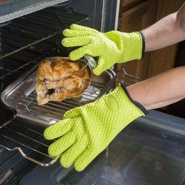 gant anti chaleur pour cuisiner le poulet
