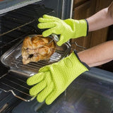 gant anti chaleur pour cuisiner le poulet