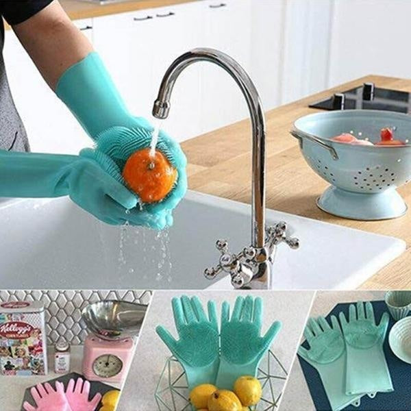 gants magique en cuisine sous le robinet