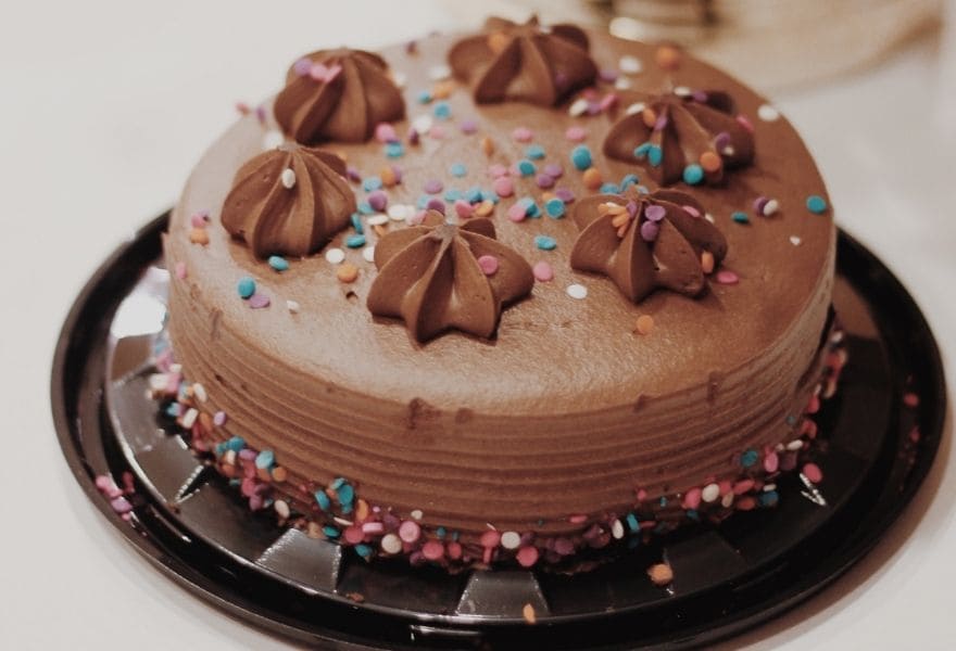 monter un gateau kinder 